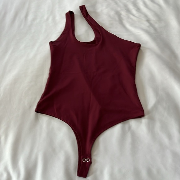 ReoRia Burgundy One Shoulder Bodysuit - Picture 1 of 3